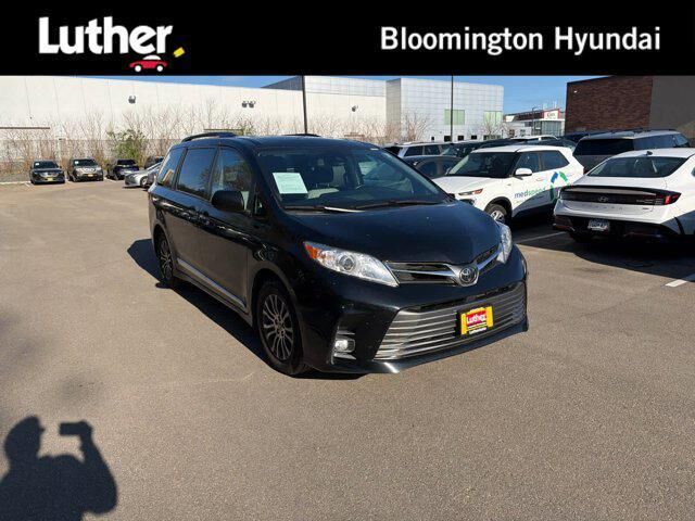 2020 TOYOTA Sienna