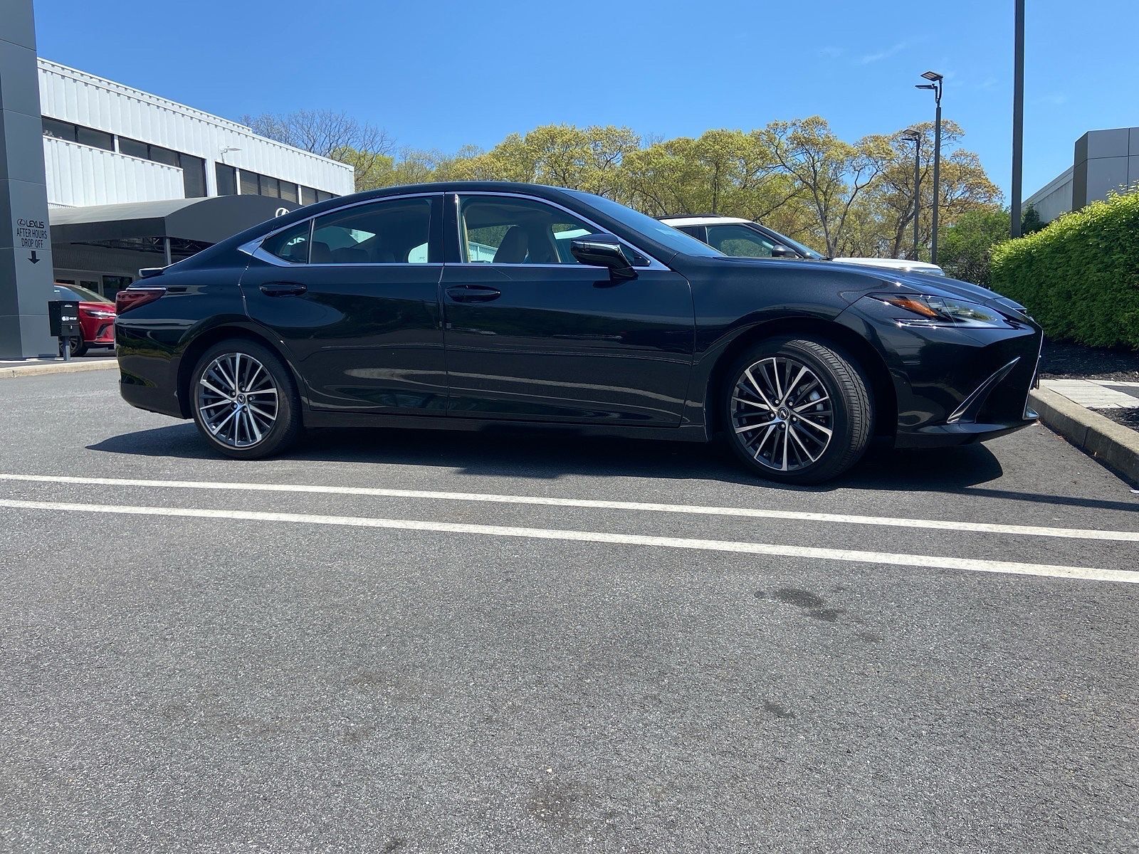 2025 LEXUS ES