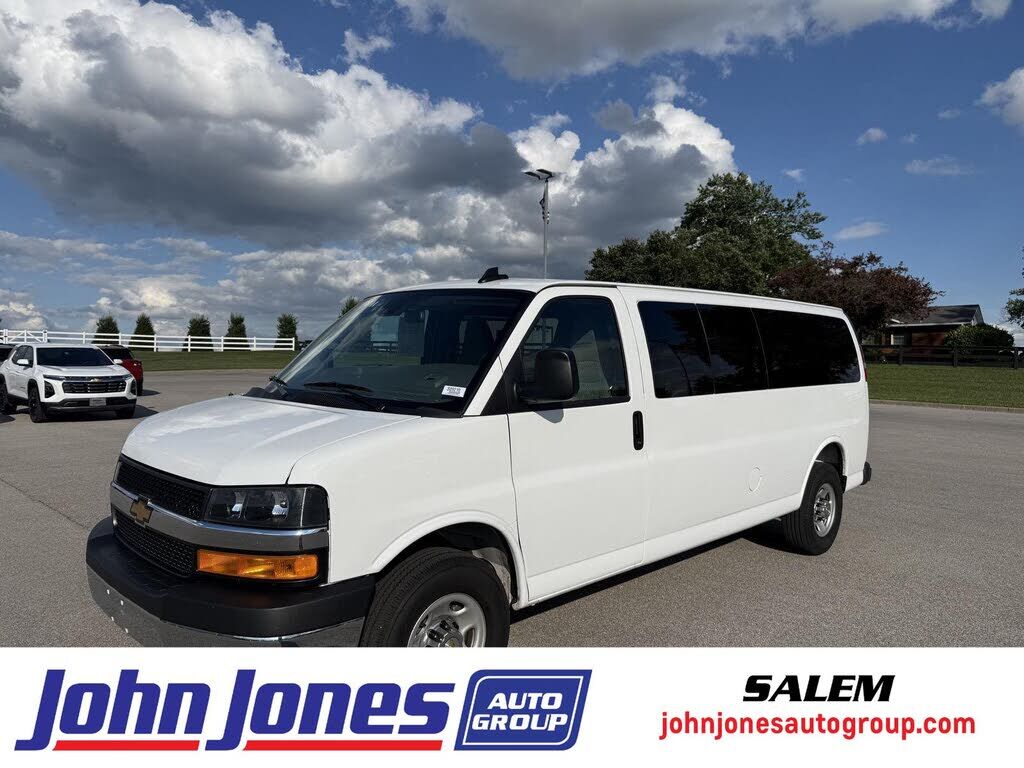 2025 CHEVROLET Express