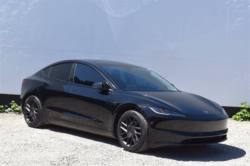 2024 TESLA Model 3