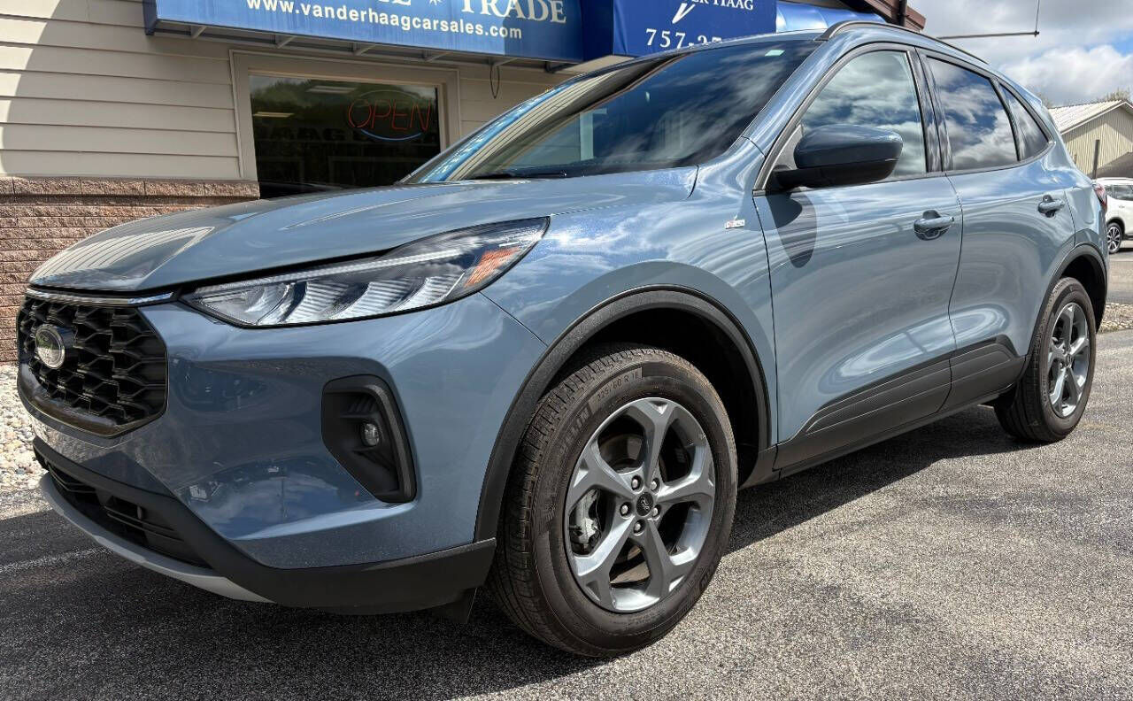 2025 FORD Escape
