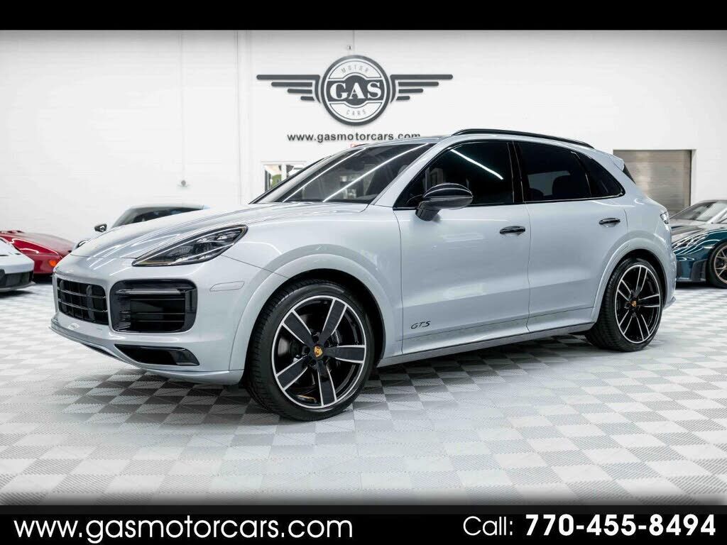 2022 PORSCHE Cayenne