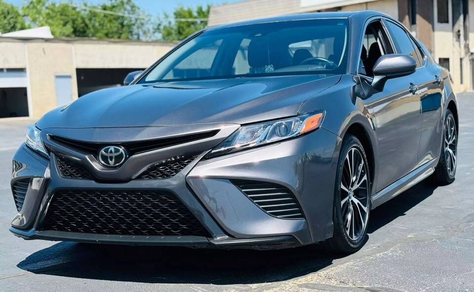 2018 TOYOTA Camry