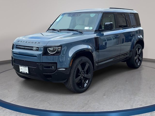 2026 LAND ROVER Defender