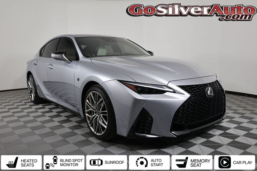 2022 LEXUS IS