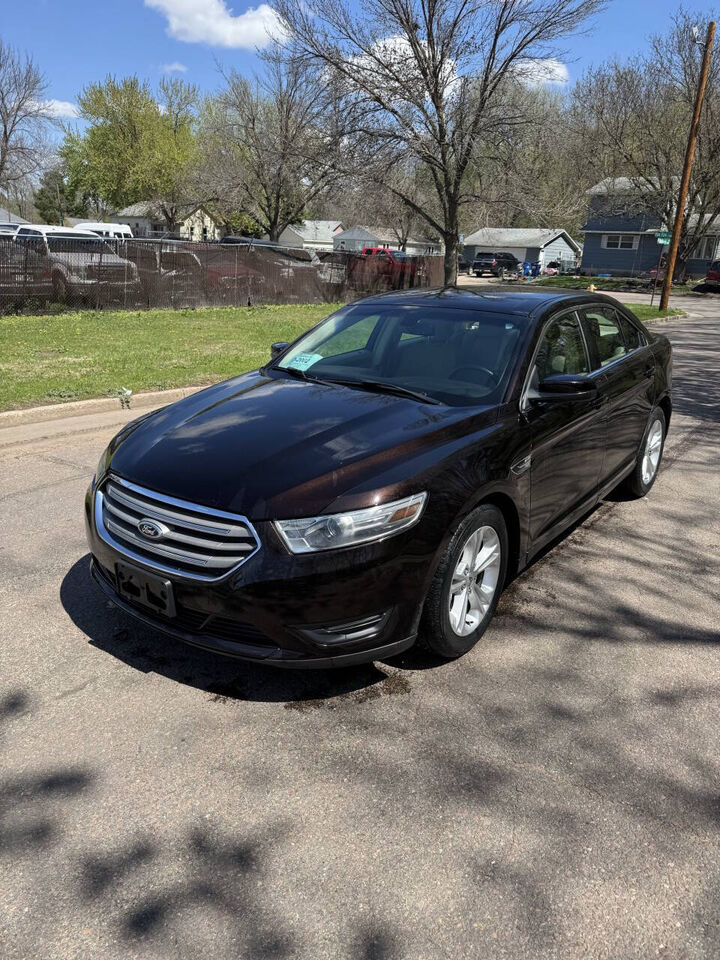 2013 FORD Taurus