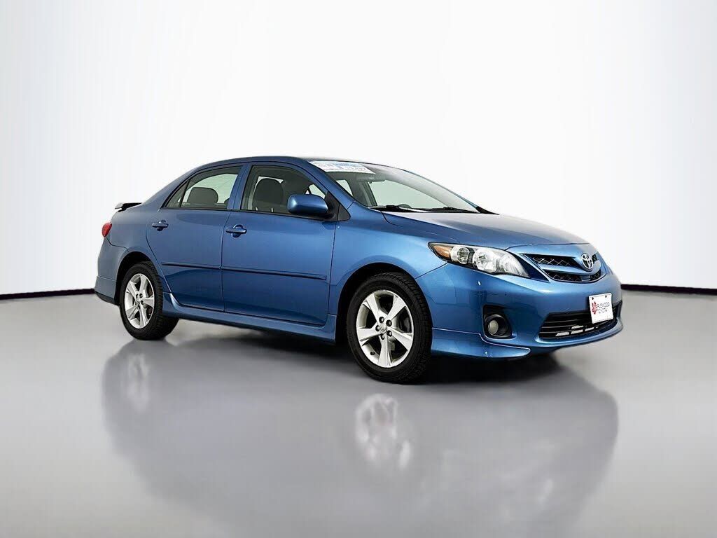 2013 TOYOTA Corolla