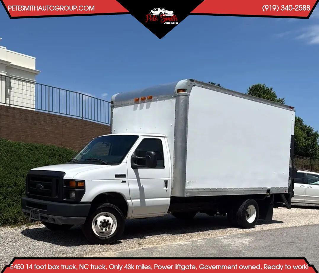 2011 FORD E-450