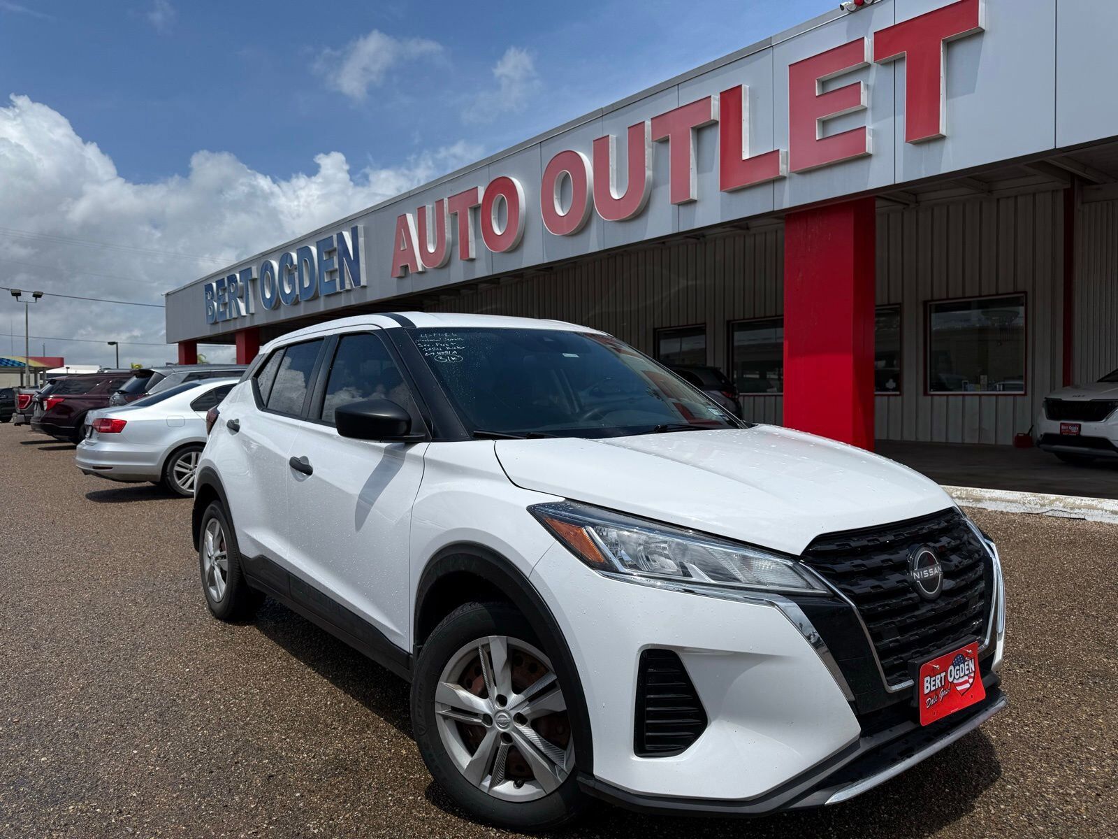 2024 NISSAN Kicks