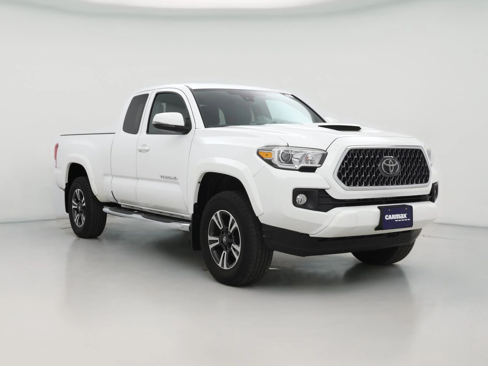 2018 TOYOTA Tacoma