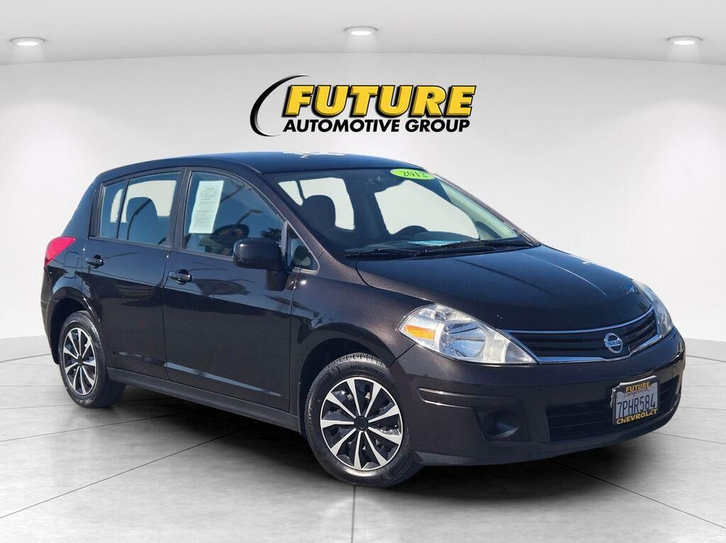 2012 NISSAN Versa