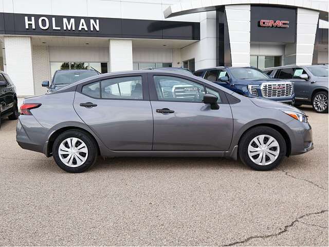 2024 NISSAN Versa