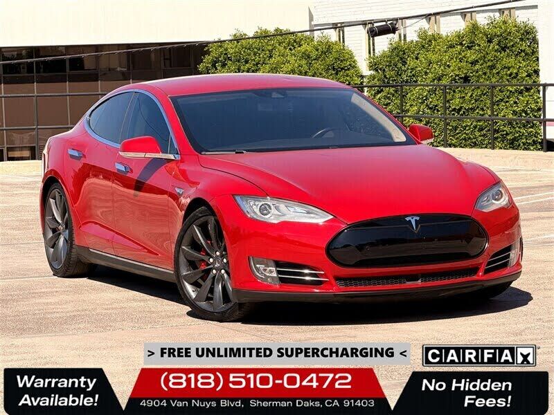 2015 TESLA Model S