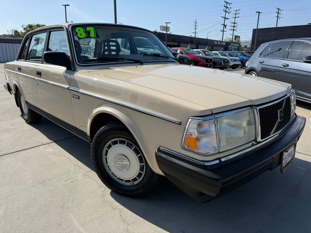 1987 VOLVO 240 Series