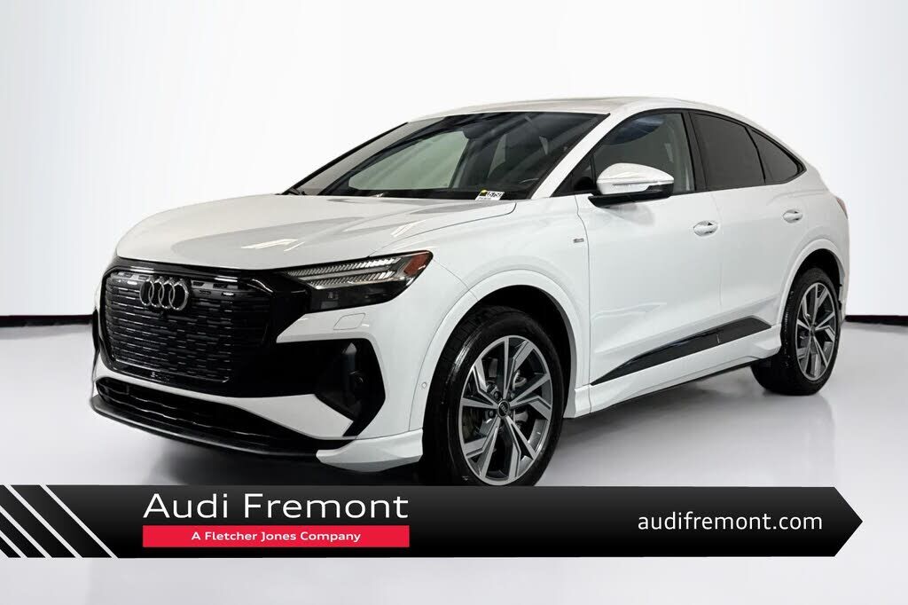 2023 AUDI Q4