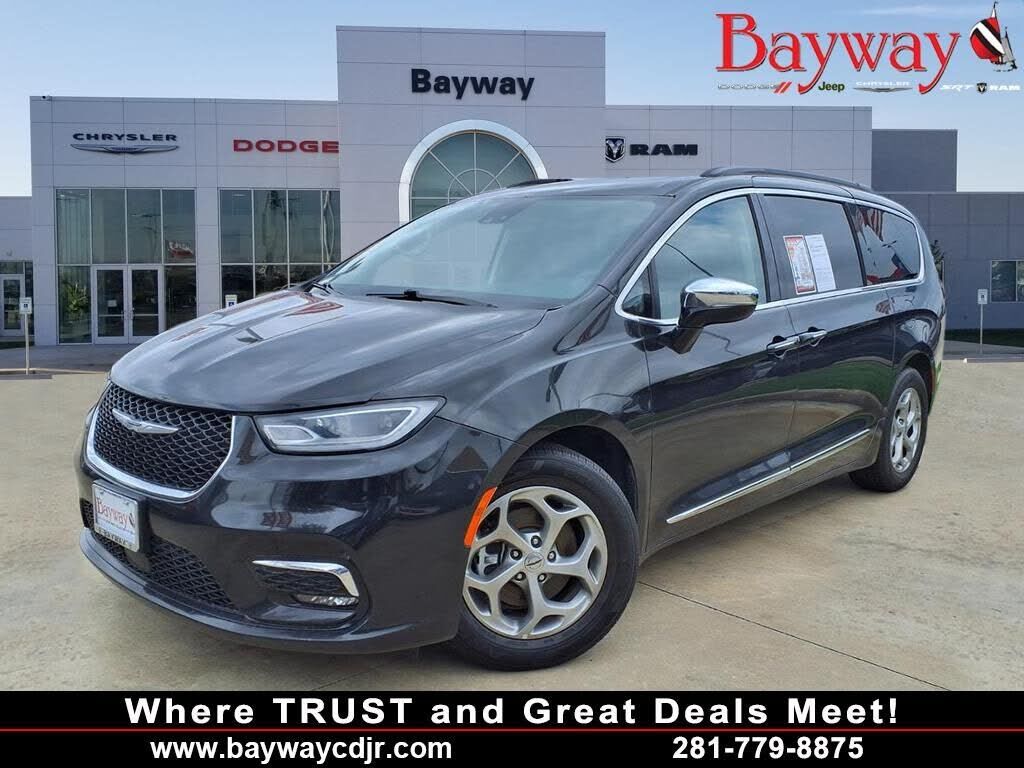 2023 CHRYSLER Pacifica