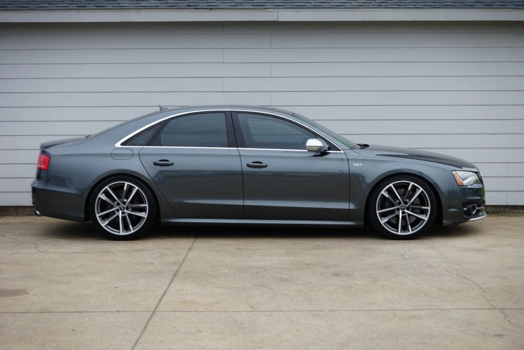 2014 Audi S8
