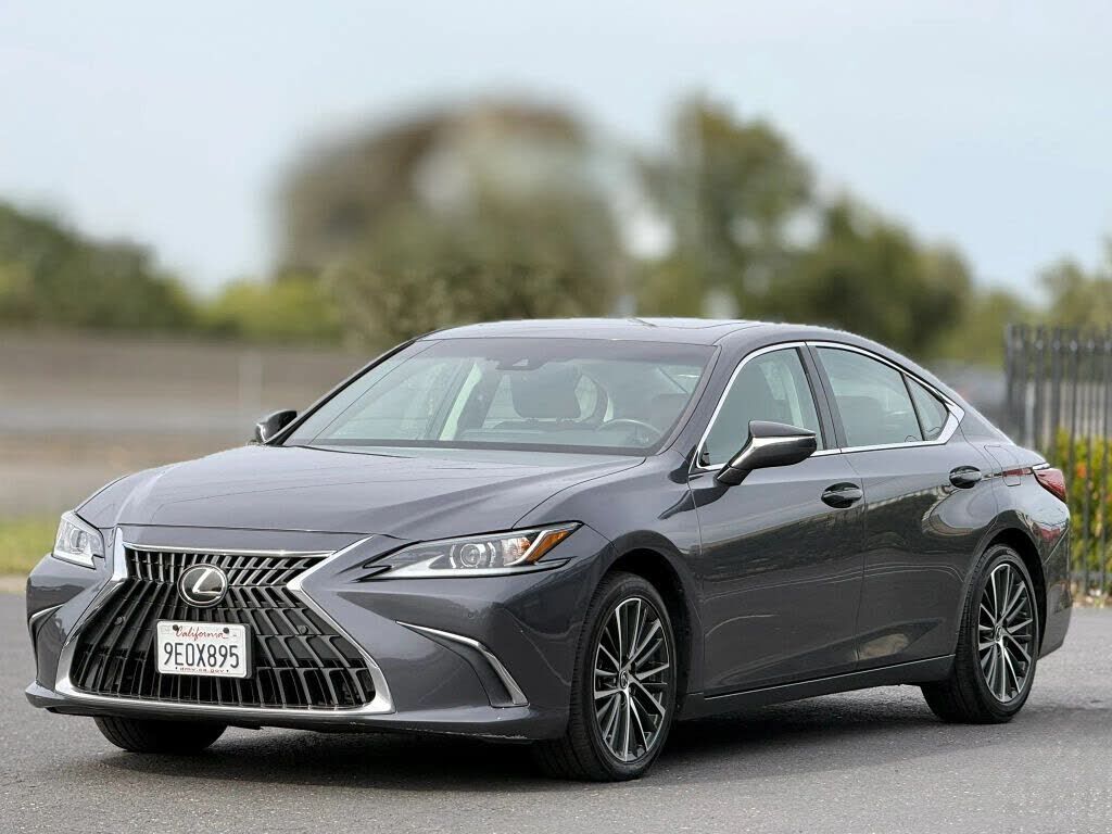 2023 LEXUS ES