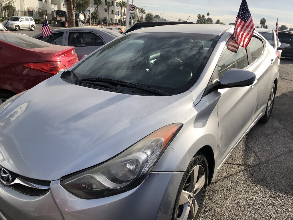 2013 HYUNDAI Elantra
