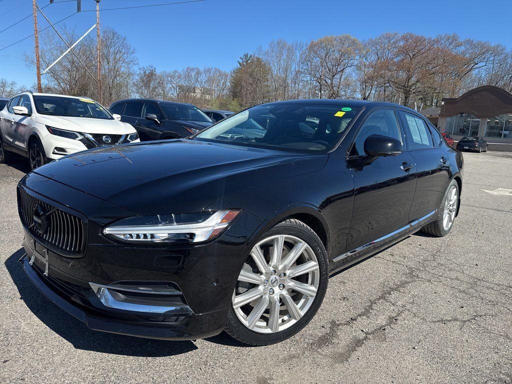 2018 VOLVO S90