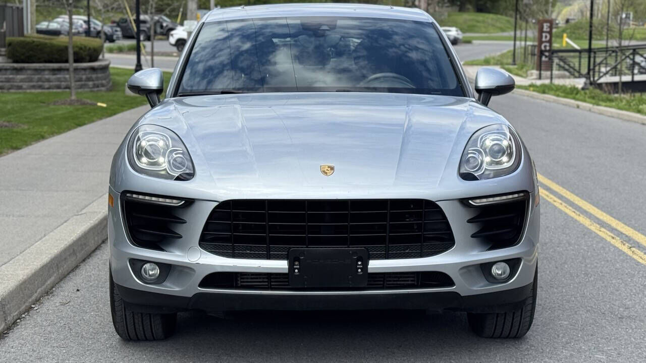 2017 PORSCHE Macan