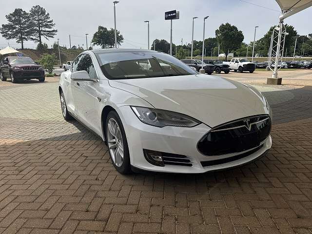2015 TESLA Model S