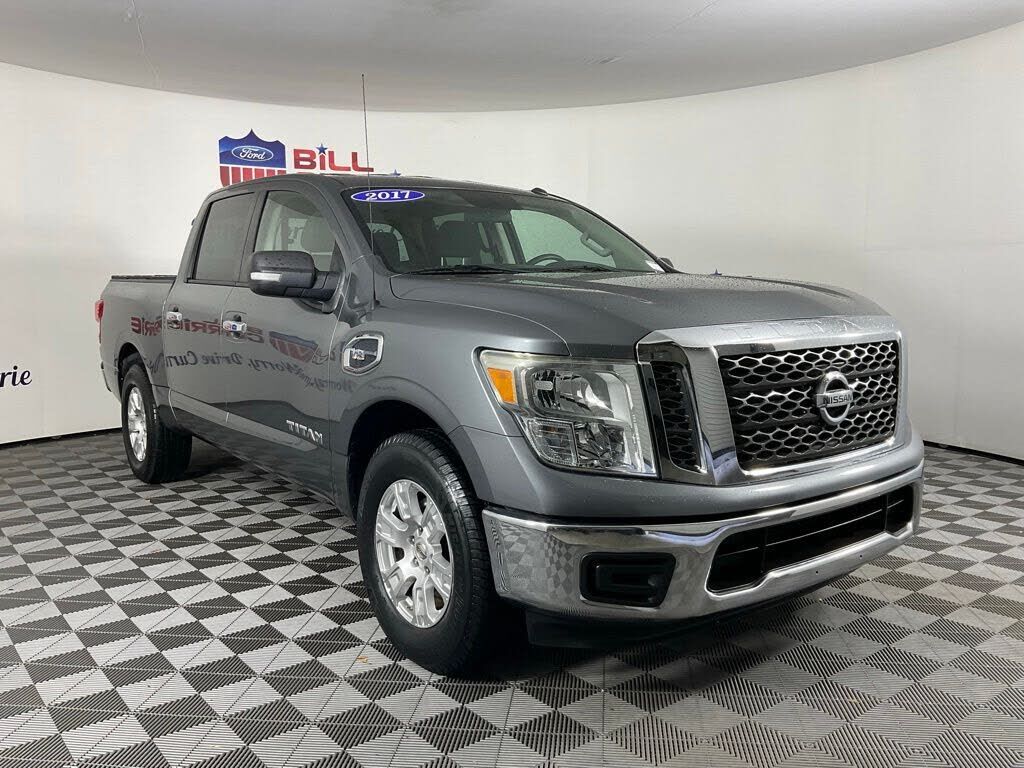2017 NISSAN Titan