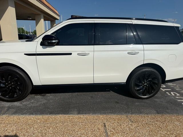 2025 LINCOLN Navigator