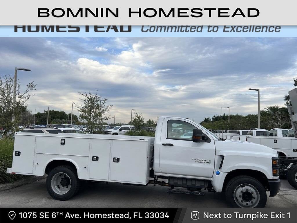 2023 GMC Silverado Medium Duty