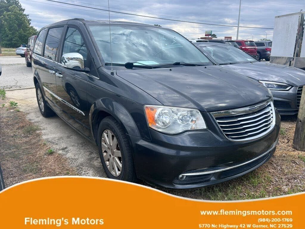 2011 CHRYSLER Town and Country