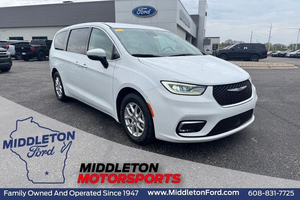 2023 CHRYSLER Pacifica