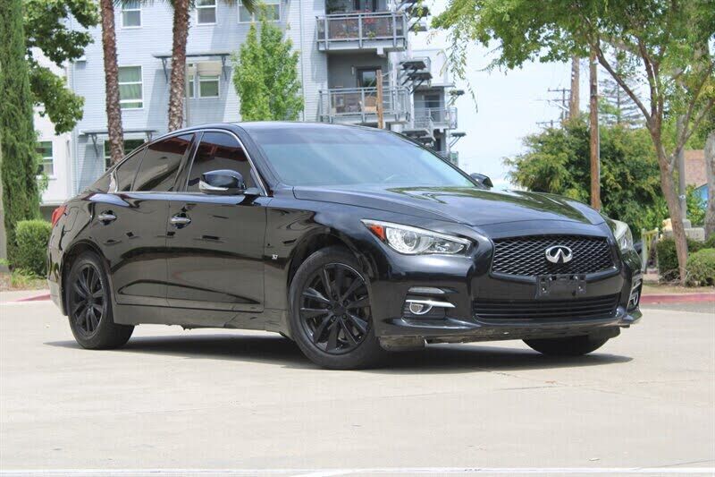 2015 INFINITI Q50