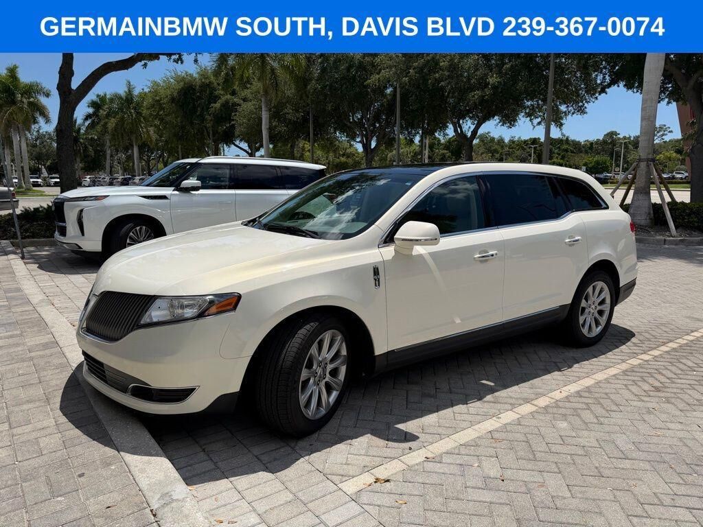 2013 LINCOLN MKT