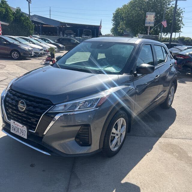 2021 NISSAN Kicks