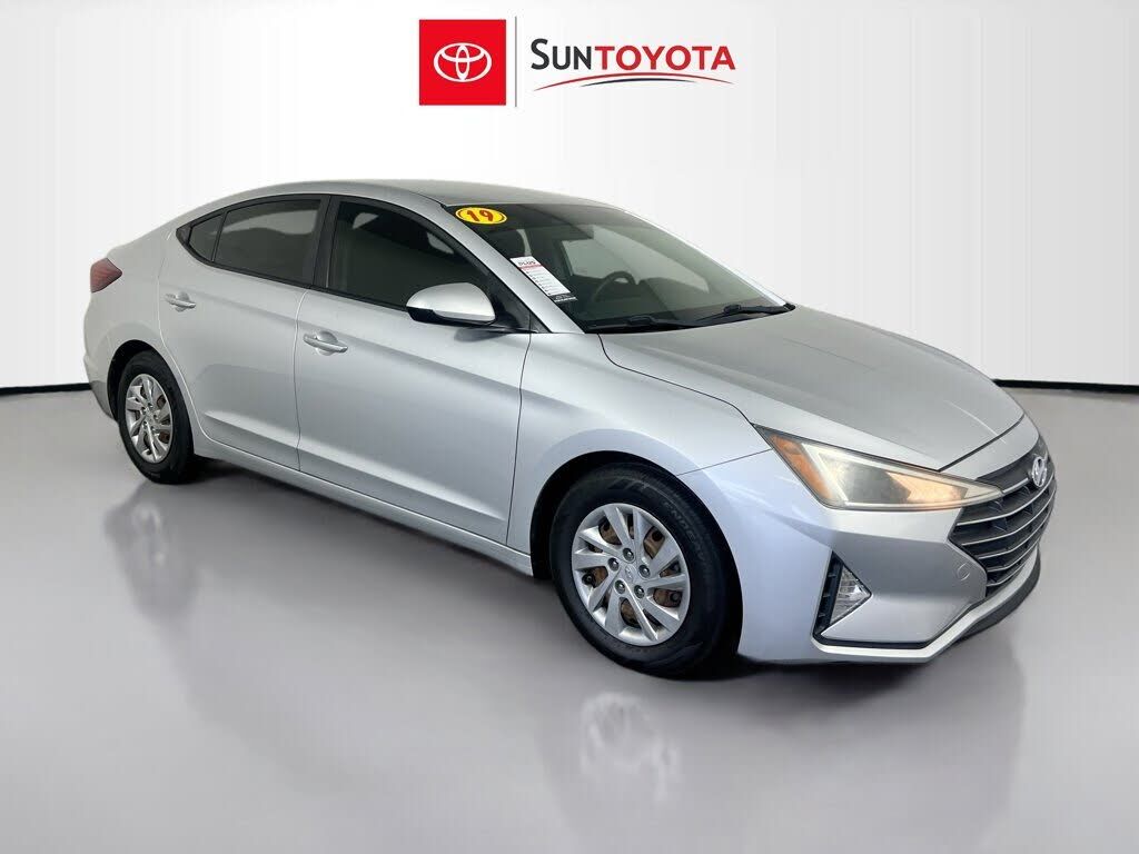 2019 HYUNDAI Elantra