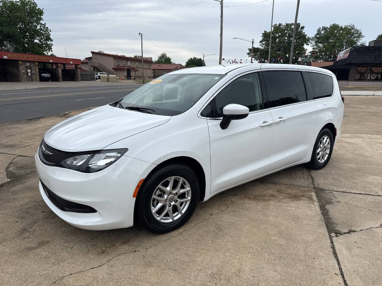 2023 CHRYSLER Voyager