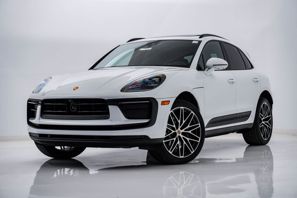 2026 PORSCHE Macan