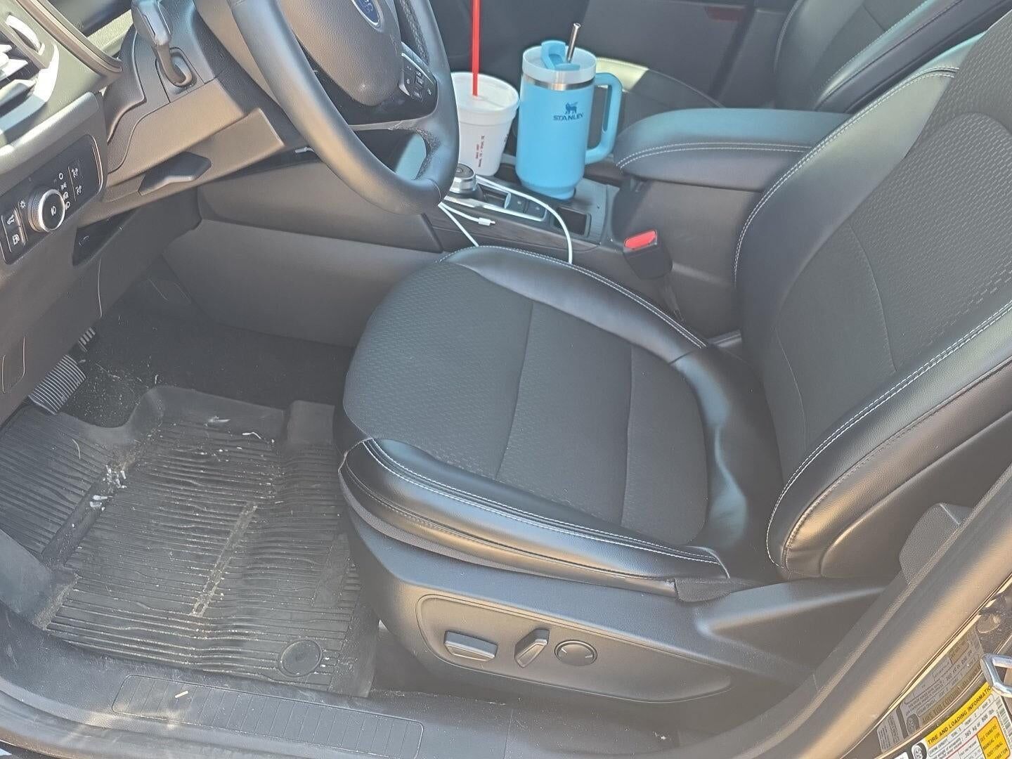 2024 FORD Escape