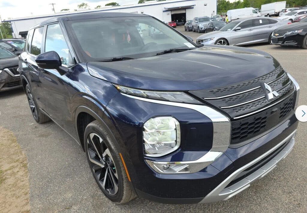 2023 MITSUBISHI Outlander
