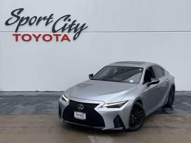 2022 LEXUS IS