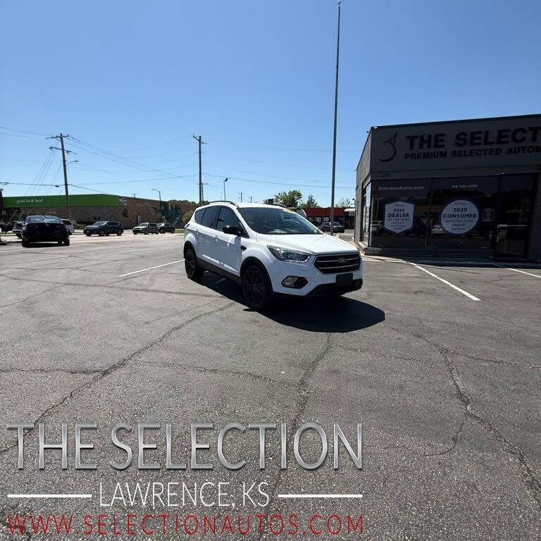 2018 FORD Escape