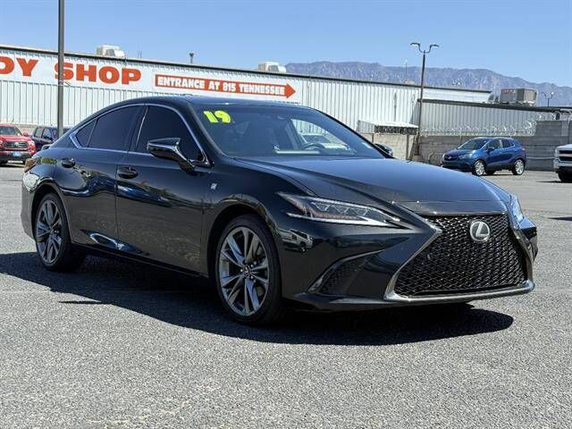 2019 LEXUS ES