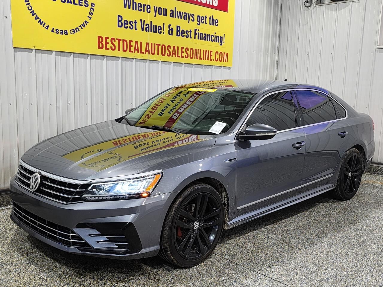 2017 VOLKSWAGEN Passat