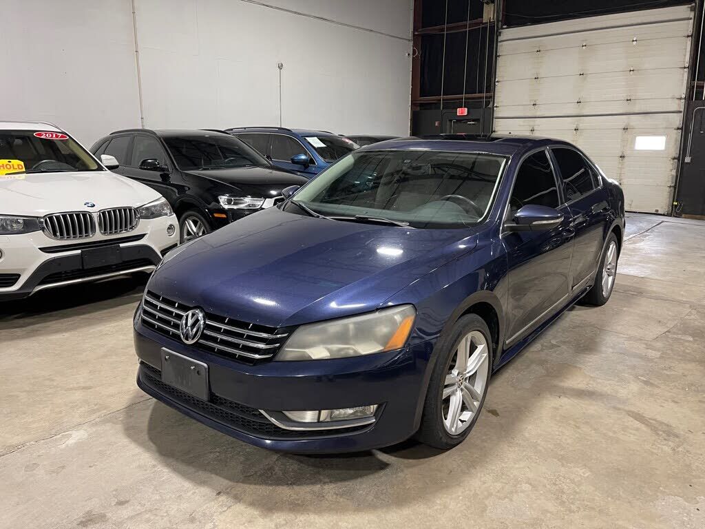 2012 VOLKSWAGEN Passat