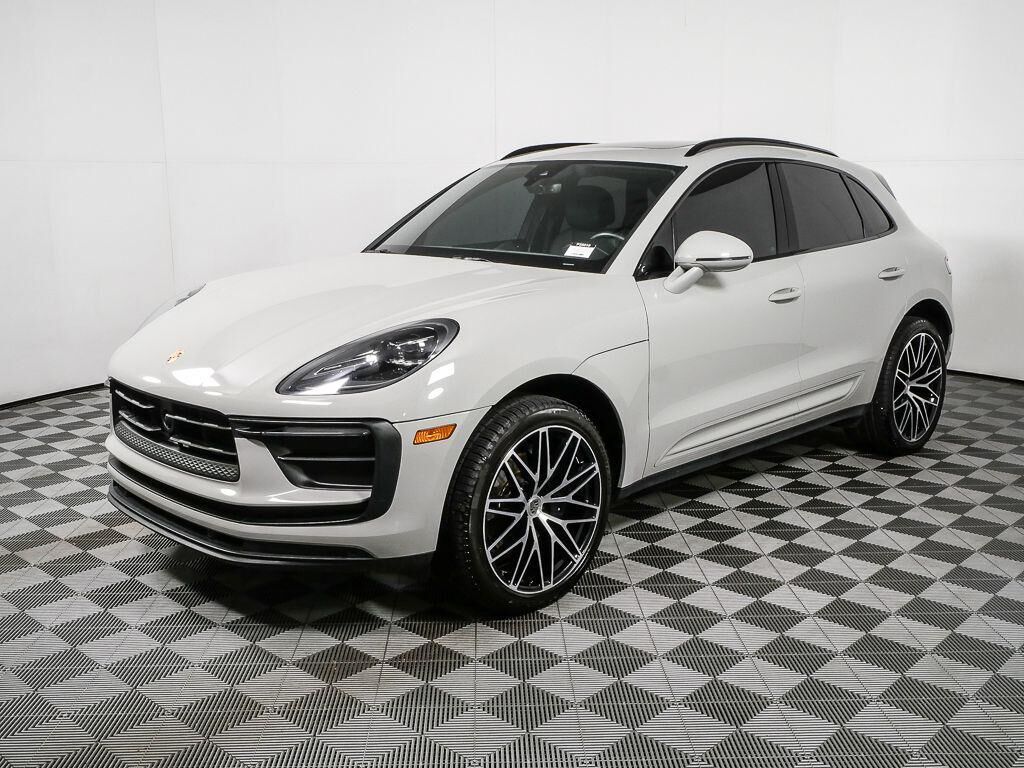 2023 PORSCHE Macan