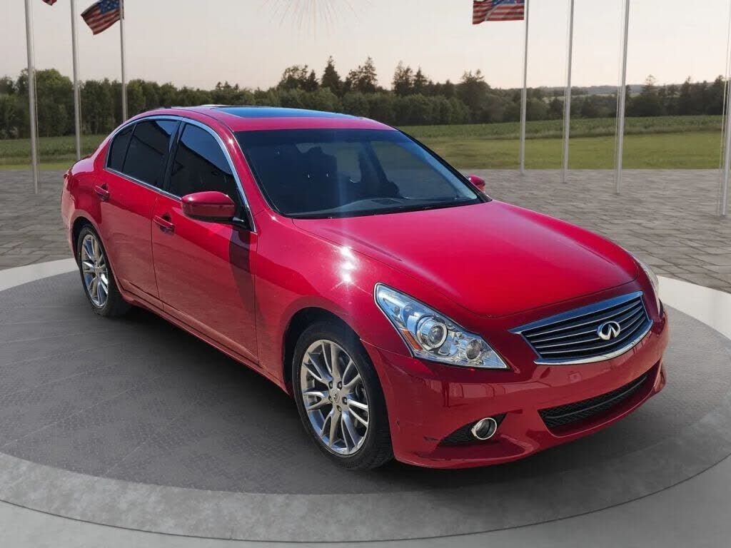 2013 INFINITI G37