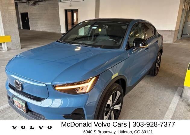 2023 VOLVO C40