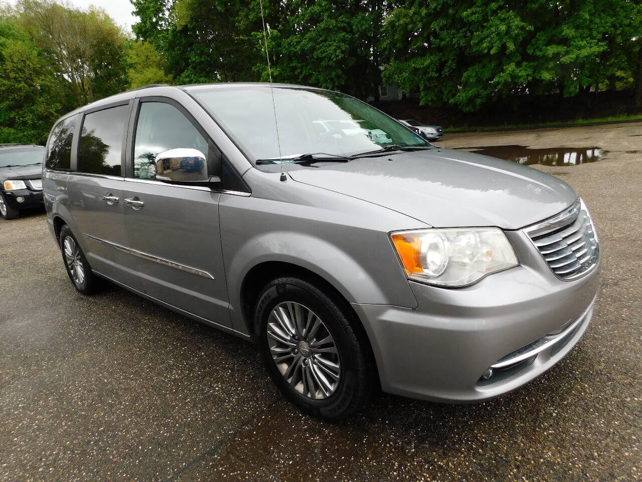 2014 CHRYSLER Town and Country