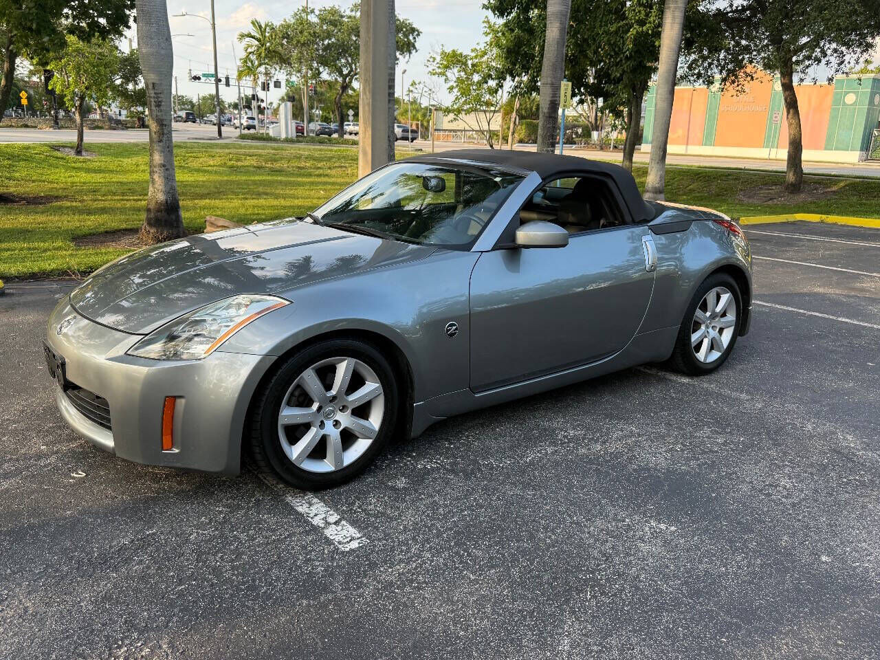 2004 NISSAN 350Z