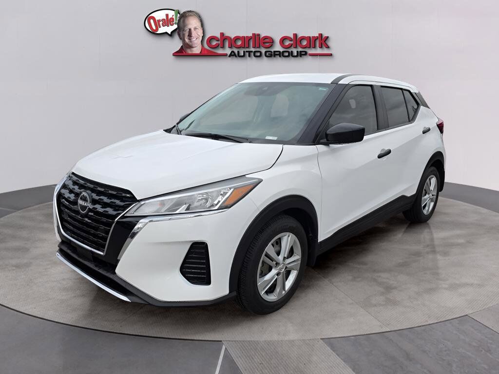 2023 NISSAN Kicks